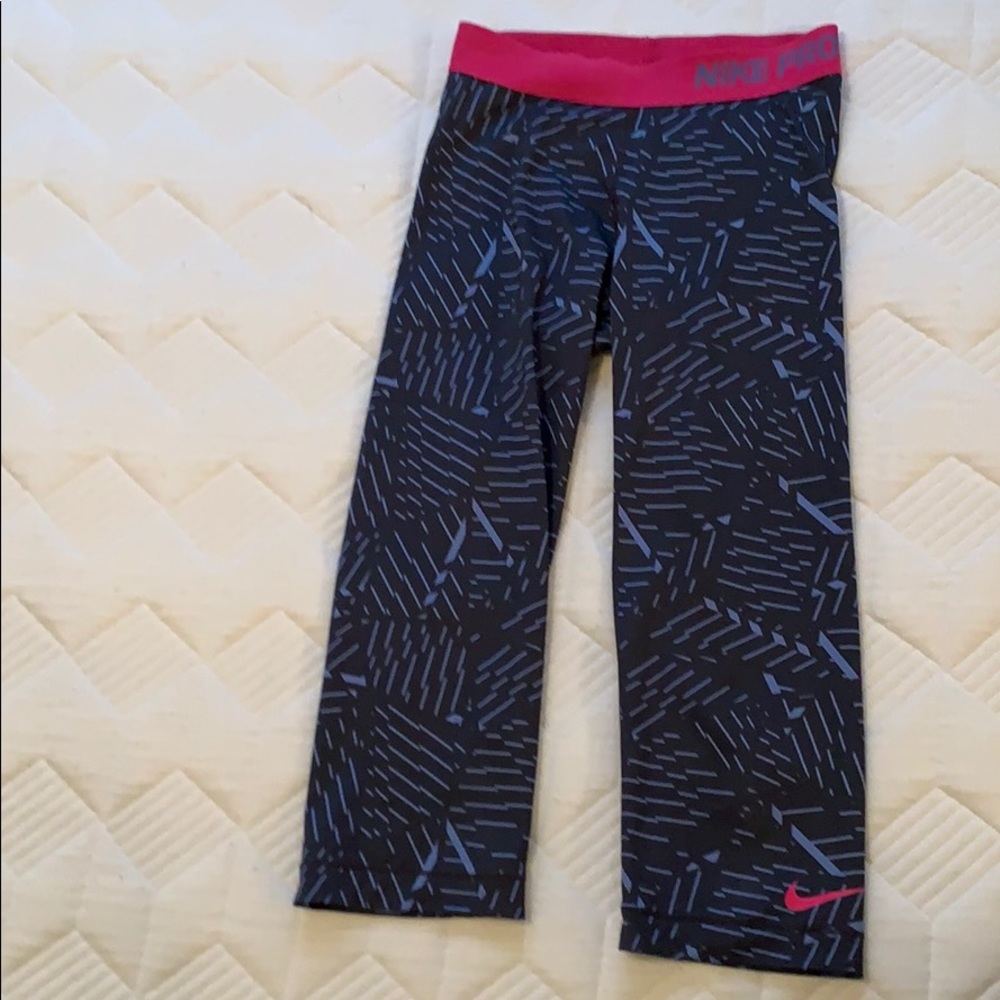 Nike Pro workout leggings